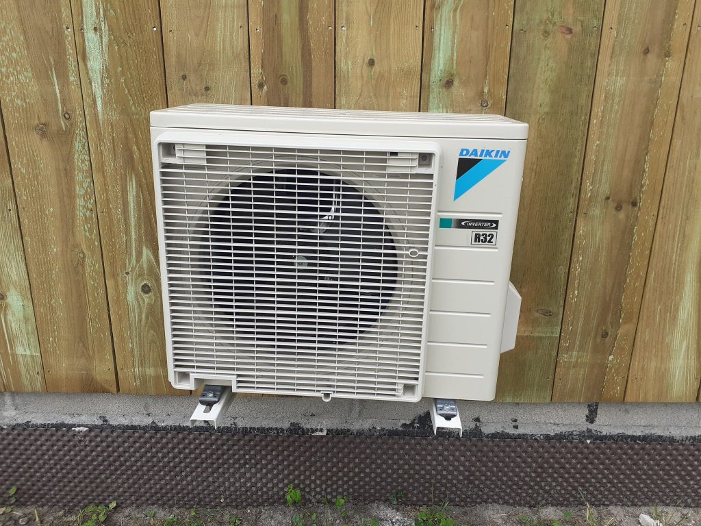 groupe exterieur de climatisation PAC AIR/AIR