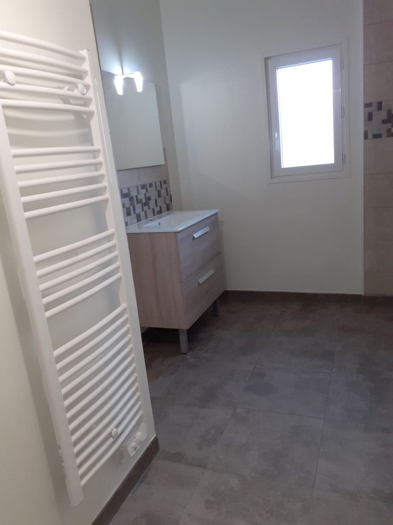 RADIATEUR SECHE SERVIETTES radiateur sèche-serviettes